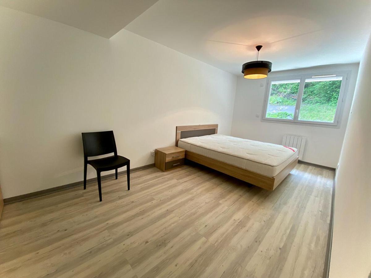 Maison Familiale Vue Lac Avec Jardin - A 10Mn Du Lac Et Stations De Ski Apartment Publier Exterior photo